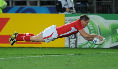21.10.11 - Wales v Australia - Rugby World Cup Bronze Final - Shane Williams of Wales scores try. 