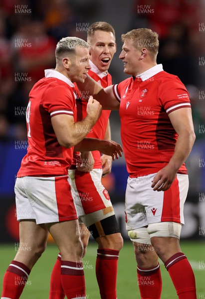 240923 - Wales v Australia - Rugby World Cup France 2023 - Pool C -  Gareth Davies of Wales celebrtates try with team mates