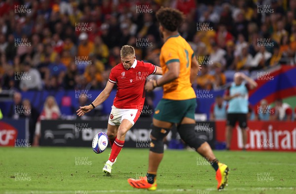 240923 - Wales v Australia - Rugby World Cup France 2023 - Pool C -  Gareth Anscombe of Wales kicks a drop goal