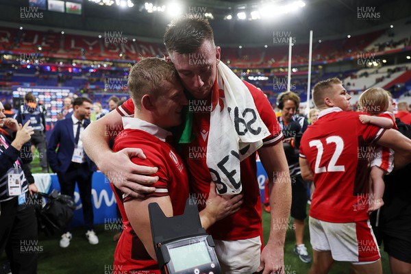240923 - Wales v Australia - Rugby World Cup France 2023 - Pool C - Jac Morgan and Adam Beard of Wales at full time