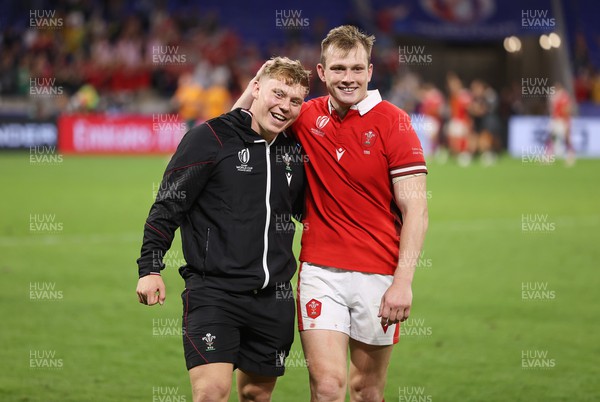 240923 - Wales v Australia - Rugby World Cup France 2023 - Pool C - Sam Costelow and Nick Tompkins of Wales at full time