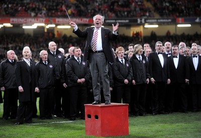 28.11.09 - Wales v Australia - Invesco Perpetual Series 2009 - Musical Director, Haydn James. 