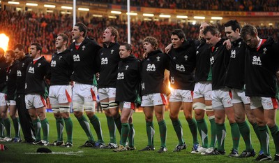 28.11.09 - Wales v Australia - Invesco Perpetual Series 2009 - Wales line up for the national anthems. 