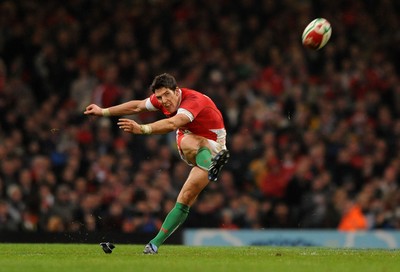 28.11.09 - Wales v Australia - Invesco Perpetual Series 2009 - Wales' James Hook. 