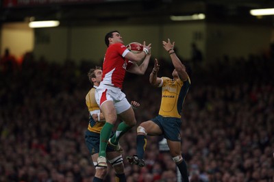 28.11.09  Wales v Australia... Wales' Jamie Roberts wins ball from Australia's Digby Ioane. 