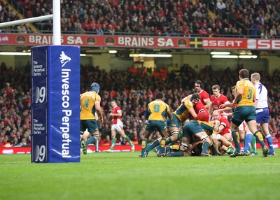 28.11.09...Wales v Australia, Invesco Perpetual 2009 Series. 