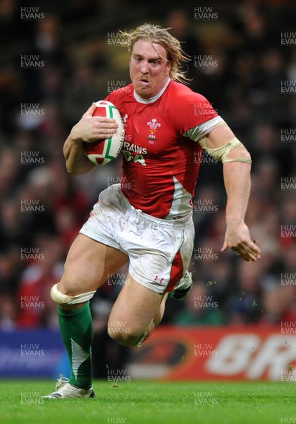 28.11.09 - Wales v Australia - Invesco Perpetual Series 2009 - Wales' Andy Powell. 
