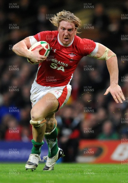 28.11.09 - Wales v Australia - Invesco Perpetual Series 2009 - Wales' Andy Powell. 