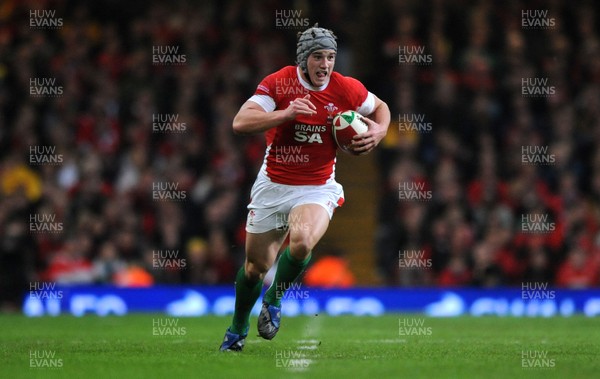 28.11.09 - Wales v Australia - Invesco Perpetual Series 2009 - Wales' Jonathan Davies. 
