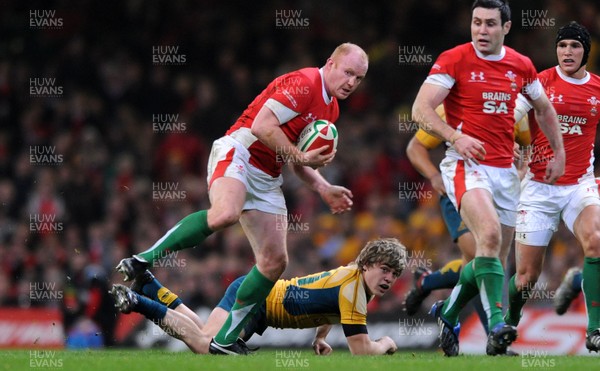 28.11.09 - Wales v Australia - Invesco Perpetual Series 2009 - Wales' Martyn Williams. 