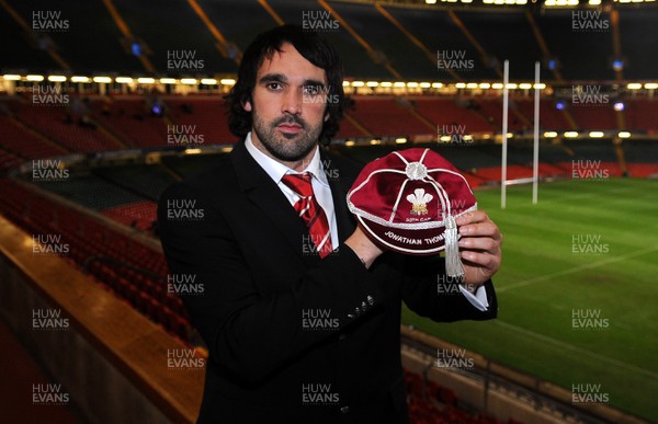 28.11.09 - Wales v Australia - Invesco Perpetual Series 2009 - Jonathan Thomas with his 50th cap. 