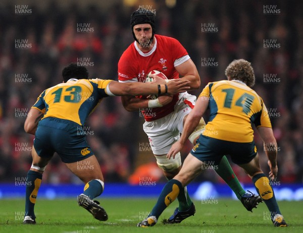 28.11.09 - Wales v Australia - Invesco Perpetual Series 2009 - Wales' Luke Charteris takes on Australia's Digby Ioane and Peter Hynes. 