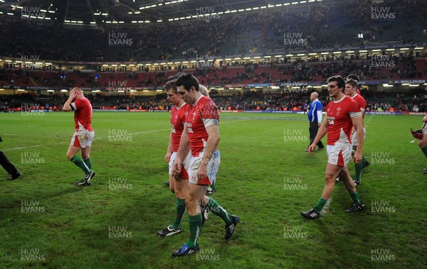 28.11.09 - Wales v Australia - Invesco Perpetual Series 2009 - Wales' Stephen Jones looks dejected. 