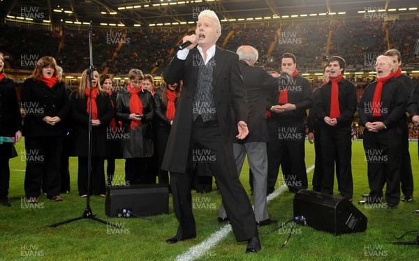 28.11.09 - Wales v Australia - Invesco Perpetual Series 2009 - Rhydian Roberts performs. 