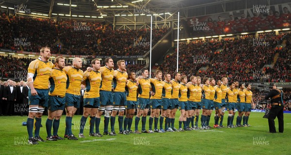 28.11.09 - Wales v Australia - Invesco Perpetual Series 2009 - Australia line up for the national anthems. 