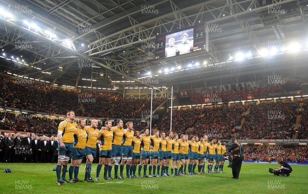 28.11.09 - Wales v Australia - Invesco Perpetual Series 2009 - Australia line up for the national anthems. 