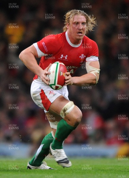 28.11.09 - Wales v Australia - Invesco Perpetual Series 2009 - Wales' Andy Powell. 
