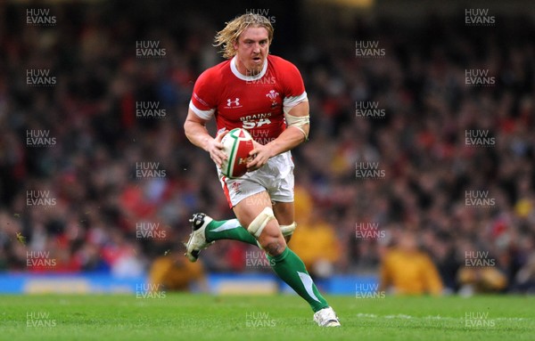 28.11.09 - Wales v Australia - Invesco Perpetual Series 2009 - Wales' Andy Powell. 
