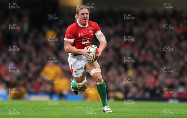28.11.09 - Wales v Australia - Invesco Perpetual Series 2009 - Wales' Andy Powell. 