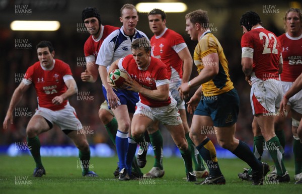 28.11.09 - Wales v Australia - Invesco Perpetual Series 2009 - Wales' Dwayne Peel. 