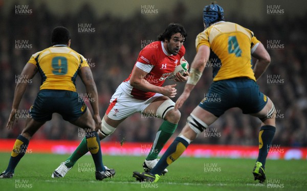 28.11.09 - Wales v Australia - Invesco Perpetual Series 2009 - Wales' Jonathan Thomas. 