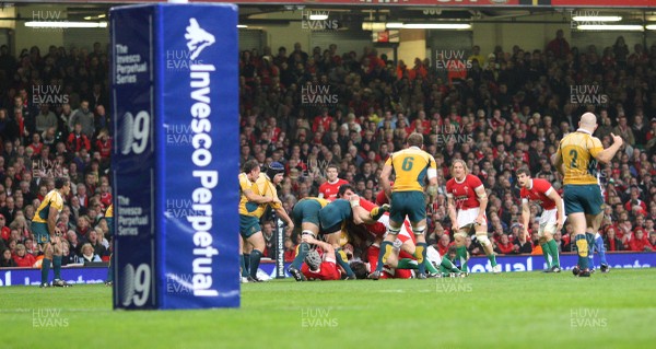 28.11.09...Wales v Australia, Invesco Perpetual 2009 Series. 