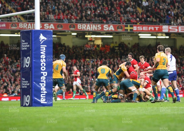 28.11.09...Wales v Australia, Invesco Perpetual 2009 Series. 