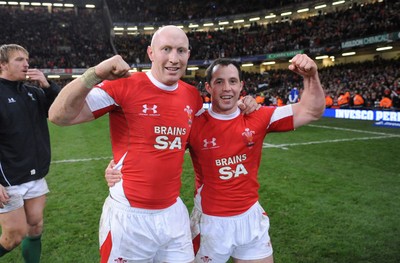 29.11.08 - Wales v Australia - Invesco Perpetual Series 2008 - Wales' Tom Shanklin and Gareth Cooper celebrate win. 
