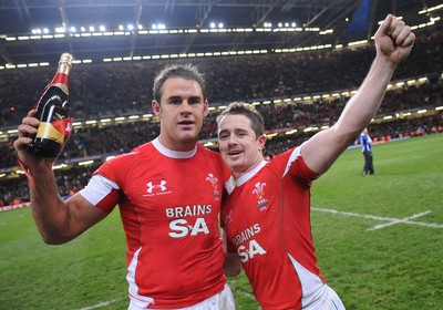 29.11.08 - Wales v Australia - Invesco Perpetual Series 2008 - Wales try scorers Lee Byrne and Shane Williams celebrate win. 
