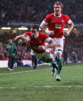 29.11.08 Wales v Australia... Wales' Shane Williams scores first try. 