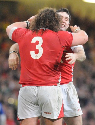 29.11.08 - Invesco Perpetual Series 2008 Wales v Australia Wales' Stephen Jones and Adam Jones (3)celebrate their sides' win 