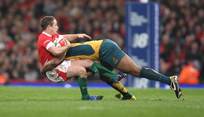 29.11.08 ... Wales v Australia, Invesco Perpetual Series 2008. -  Wales' Shane Williams  is tackled by Australia's Lote Tuqiri 