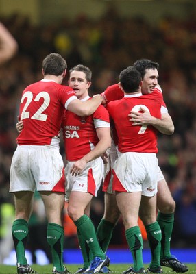 29.11.08 ... Wales v Australia, Invesco Perpetual Series 2008. -  Wales' Andrew Bishop, Shane Williams, Gareth Cooper and Stephen Jones celebrate at the final whistle 