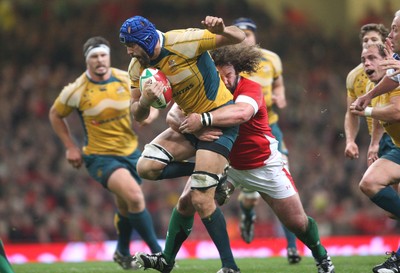 29.11.08 ... Wales v Australia, Invesco Perpetual Series 2008. -  Australia's Nathan Sharpe is held by Wales' Adam Jones   