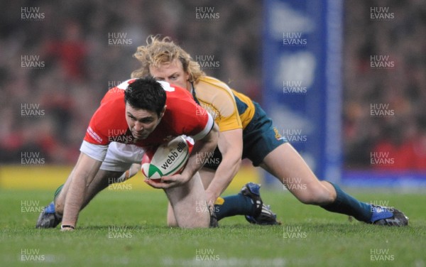 29.11.08 - Wales v Australia - Invesco Perpetual Series 2008 - Wales' Stephan Jones is tackled by Australia's Ryan Cross. 