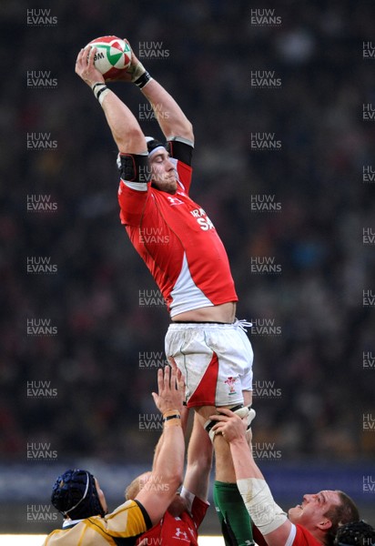 29.11.08 - Wales v Australia - Invesco Perpetual Series 2008 - Wales' Ryan Jones. 