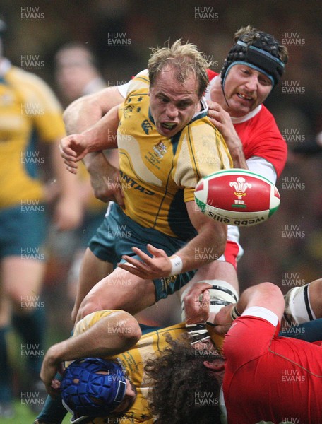 29.11.08 ... Wales v Australia, Invesco Perpetual Series 2008. -  Australia's Phil Waugh is tackled by Wales' Ian Gough   