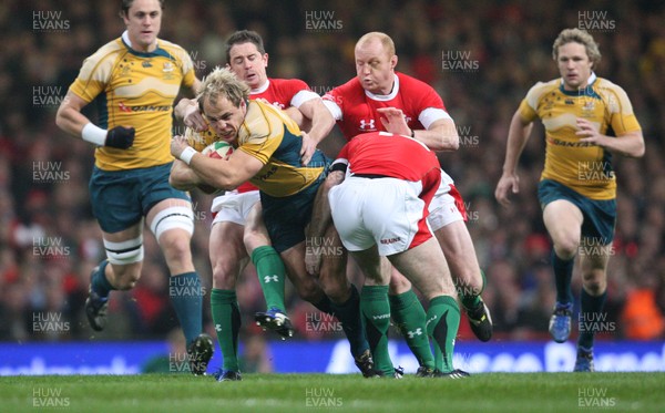 29.11.08 ... Wales v Australia, Invesco Perpetual Series 2008. -  Australia's Phil Waugh is tackled by Wales' Shane Williams  