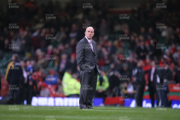 29.11.08 Wales v Australia... Wales'  Defence Coach Shaun Edwards before kick off. 