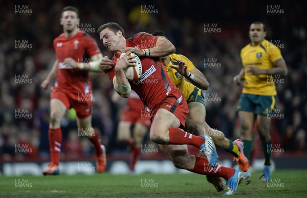 301113 - Wales v Australia - Dove Men Series 2013 -George North of Wales runs in to score try