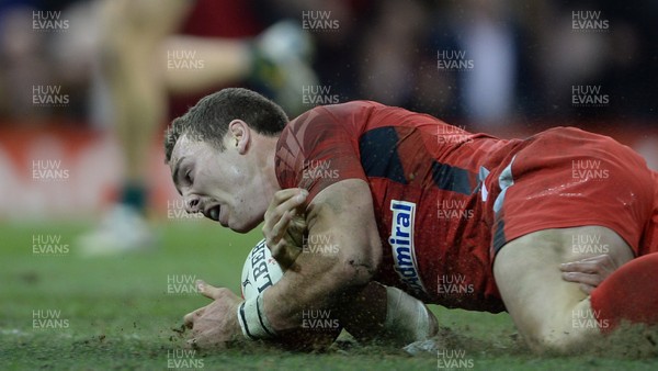 301113 - Wales v Australia - Dove Men Series 2013 -George North of Wales scores try