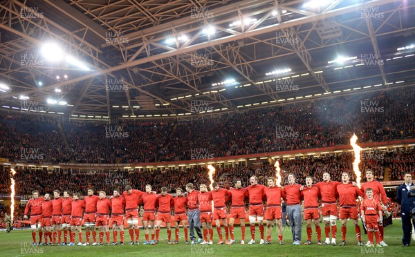 301113 - Wales v Australia - Dove Men Series 2013 -Wales players stand for the national anthems