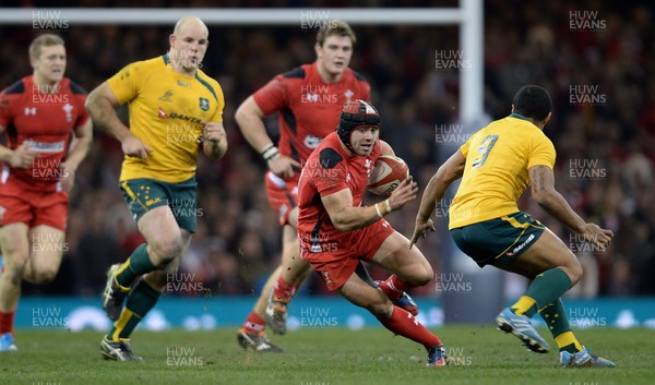 301113 - Wales v Australia - Dove Men Series 2013 -Leigh Halfpenny of Wales