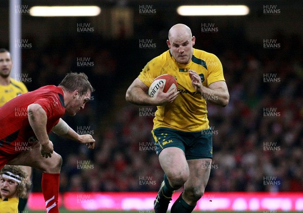 301113 - Wales v Australia - Dove Men+Care Series - Stephen Moore of Australia takes on Gethin Jenkins of Wales