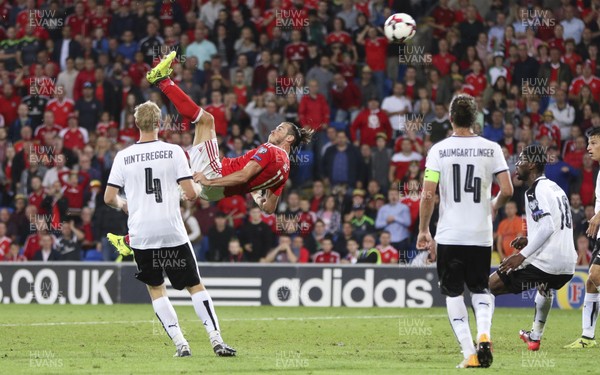 020917 - Wales v Austria, FIFA World Cup 2018 Qualifier - Gareth Bale of Wales tries an overhead shot at goal