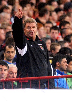 06.09.08 - World Cup 2010 Qualifying Wales v Azerbaijan Wales' manager John Toshack 