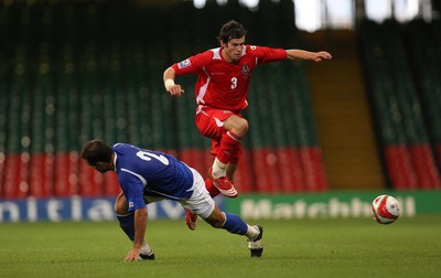 06.09.08... Wales v Azerbaijan, World Cup 2010 Qualifying Match, Cardiff  -  Wales' Gareth Bale steps over Azerbaijan's Rail Melikov's challenge 