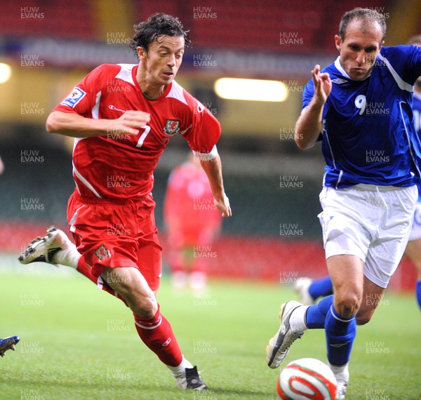 06.09.08 - World Cup 2010 Qualifying Wales v Azerbaijan Wales' Simon Davies tries to get past Azerbaijan's Samir Abbasov 