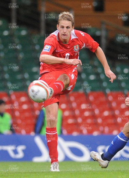 06.09.08 - World Cup 2010 Qualifying Wales v Azerbaijan Wales' David Edwards 