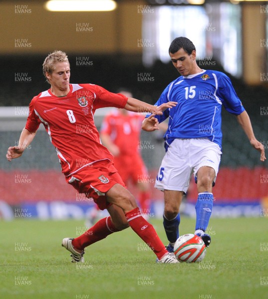 06.09.08 - World Cup 2010 Qualifying Wales v Azerbaijan Wales' David Edwards and Azerbaijan's Nodar Mamedov 